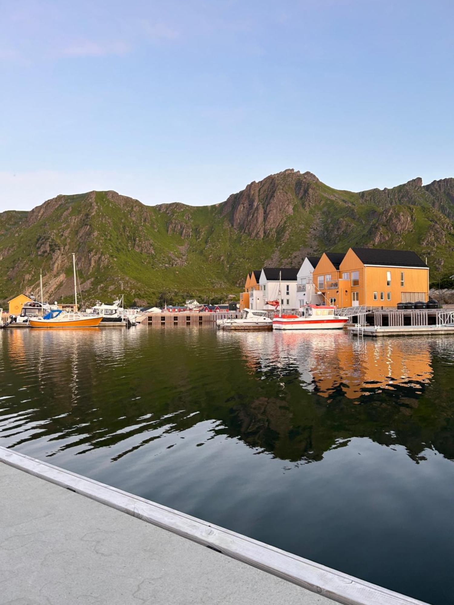 #Lofoten Leilighet Ved Sjoen Ballstad Exterior photo
